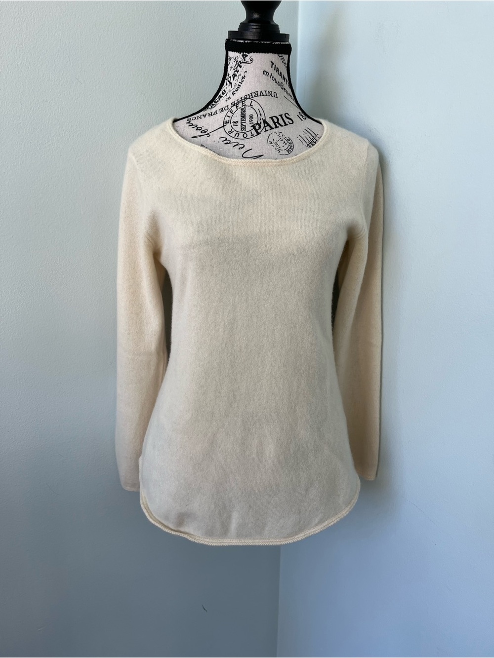 InCashmere Cream Scoop Neck Cashmere Sweater